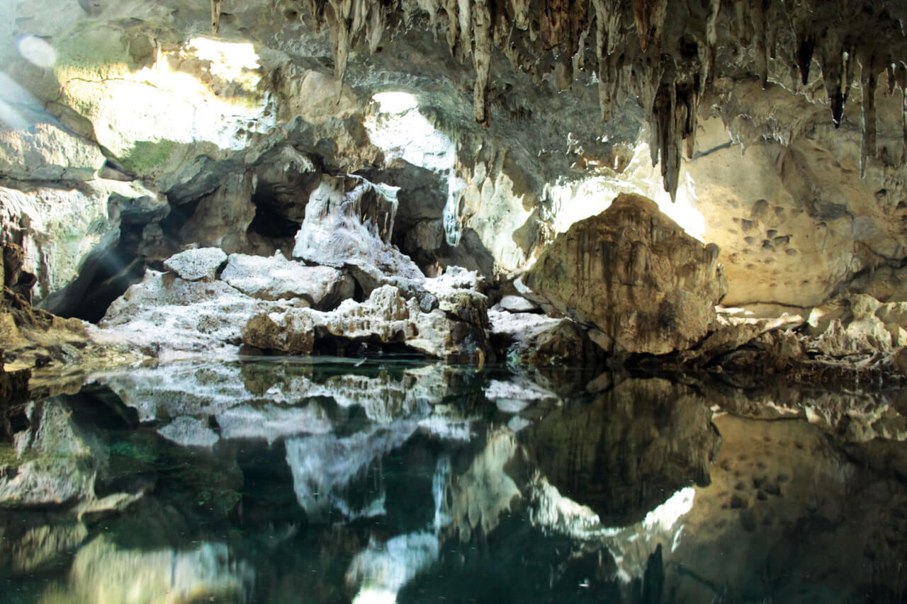 Cave Hinagdanan in Bohol Cave Hinagdanan in Bohol